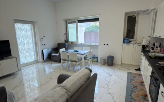 Appartamento entrata indipendente al piano terra
