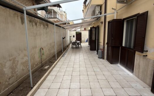 Appartamento entrata indipendente al piano terra