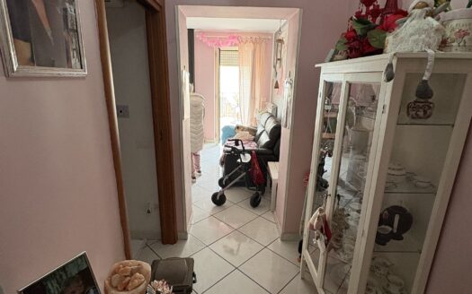 Appartamento con terrazzo via arnale rosso