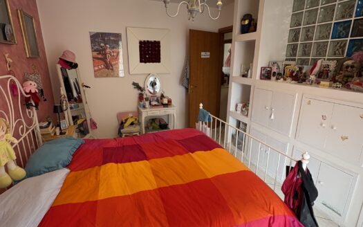 Appartamento con terrazzo via arnale rosso