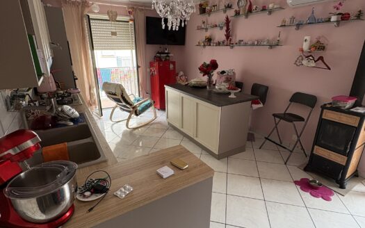 Appartamento con terrazzo via arnale rosso