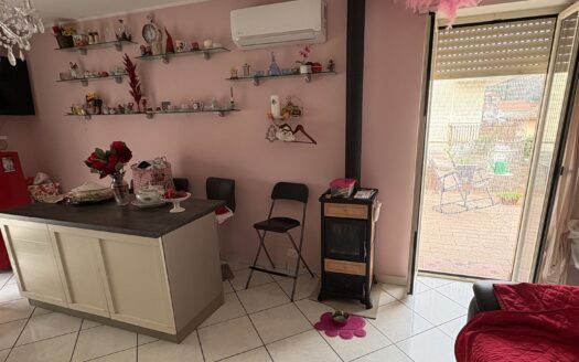 Appartamento con terrazzo via arnale rosso