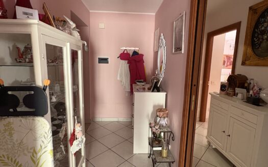 Appartamento con terrazzo via arnale rosso