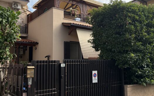✨ Una casa unica ed introvabile per posizione e genere nel cuore di Fondi! ✨