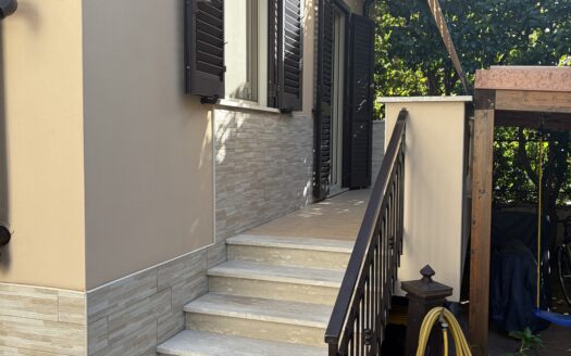 ✨ Una casa unica ed introvabile per posizione e genere nel cuore di Fondi! ✨