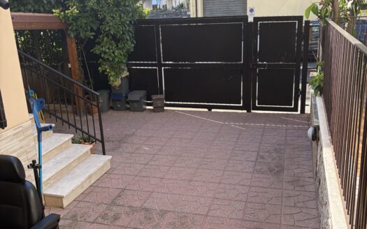 ✨ Una casa unica ed introvabile per posizione e genere nel cuore di Fondi! ✨