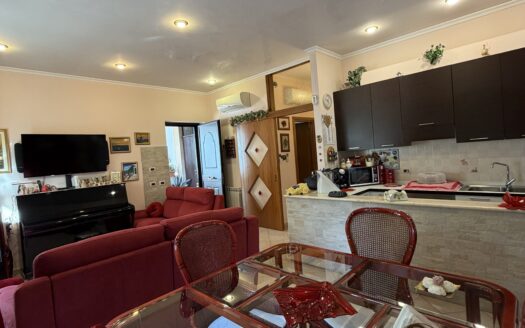 ✨ Una casa unica ed introvabile per posizione e genere nel cuore di Fondi! ✨