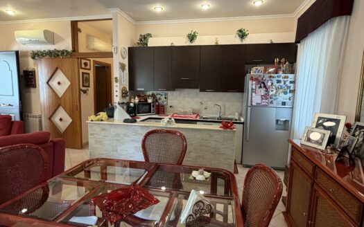 ✨ Una casa unica ed introvabile per posizione e genere nel cuore di Fondi! ✨