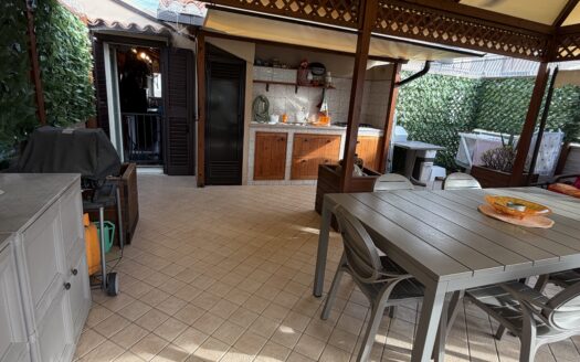 ✨ Una casa unica ed introvabile per posizione e genere nel cuore di Fondi! ✨
