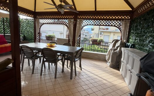✨ Una casa unica ed introvabile per posizione e genere nel cuore di Fondi! ✨