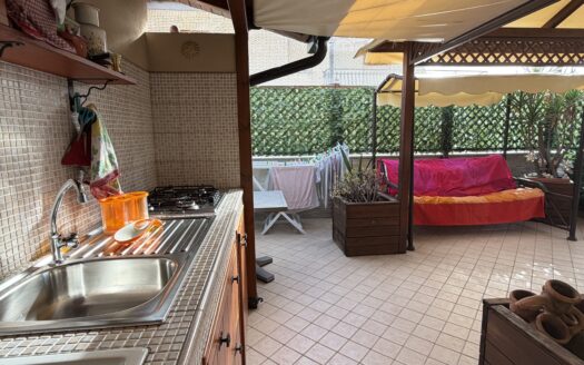 ✨ Una casa unica ed introvabile per posizione e genere nel cuore di Fondi! ✨