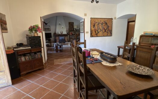 Villa singola con giardino e terreno