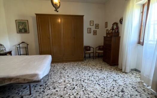Villa singola con giardino e terreno