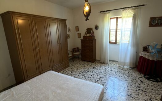 Villa singola con giardino e terreno